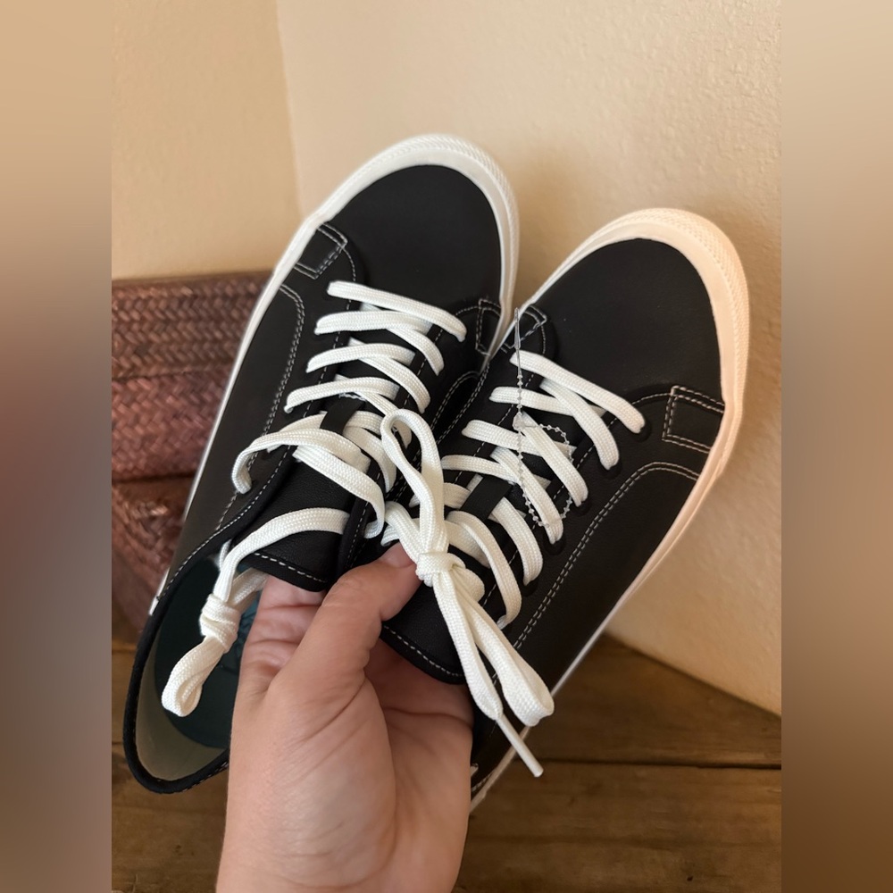 SeaVees Women’s Black Tennis/Sneaker Shoes 11 - Picture 6 of 7